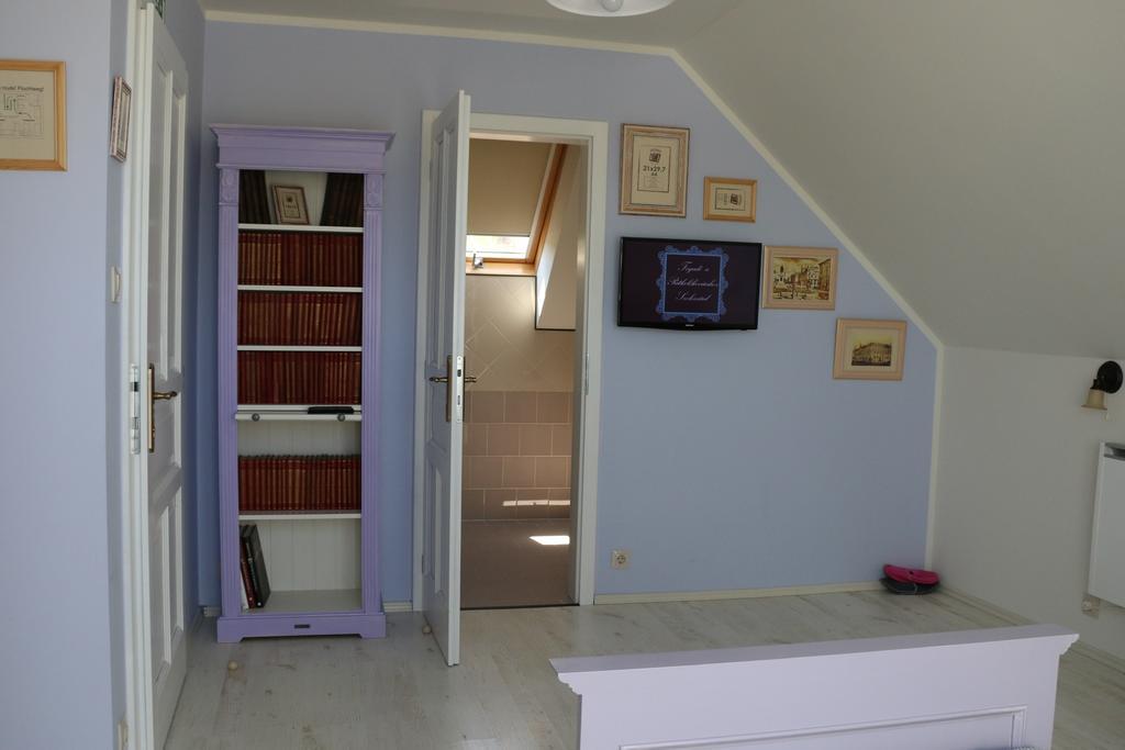 Bed and breakfast Fogado A Patkolokovacshoz Vendeghaz Szekszárd Extérieur photo