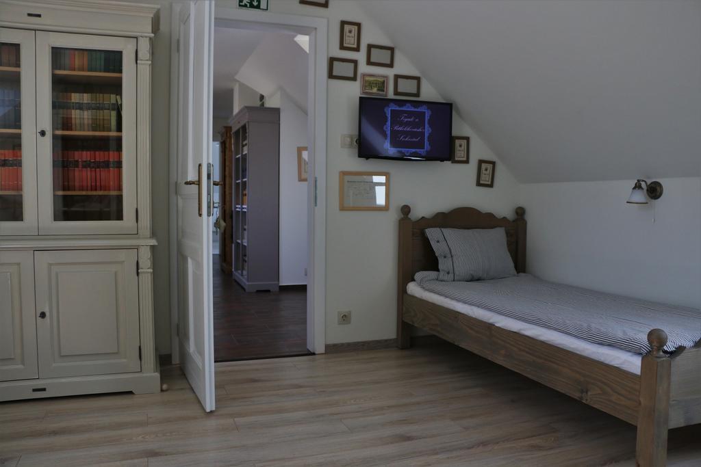Bed and breakfast Fogado A Patkolokovacshoz Vendeghaz Szekszárd Extérieur photo