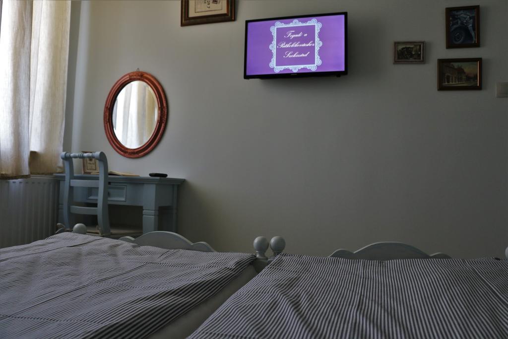 Bed and breakfast Fogado A Patkolokovacshoz Vendeghaz Szekszárd Extérieur photo